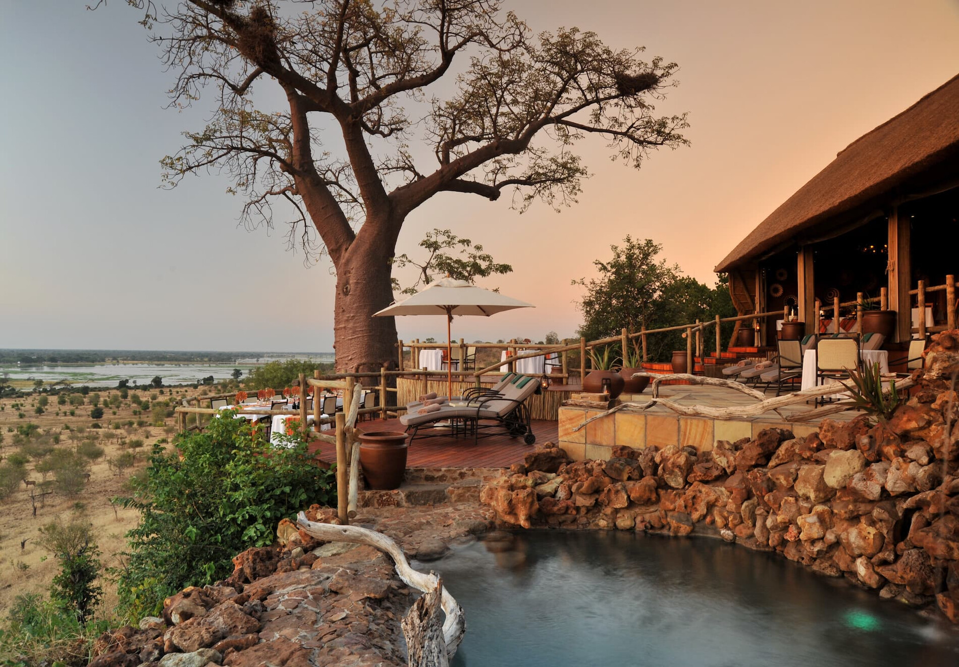 ngoma-safari-lodge-facilities-pool-04.f869e838